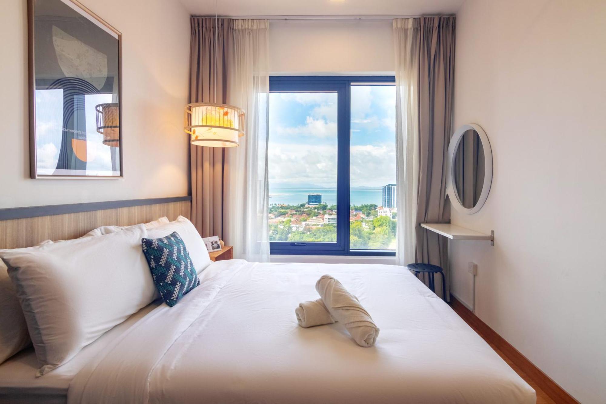 Tropicana 218 X Airlevate Suites George Town Exterior foto