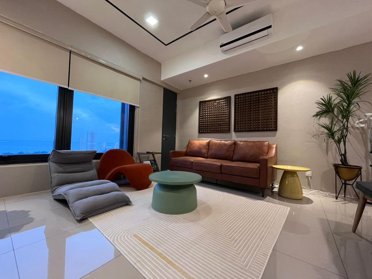 Tropicana 218 X Airlevate Suites George Town Quarto foto