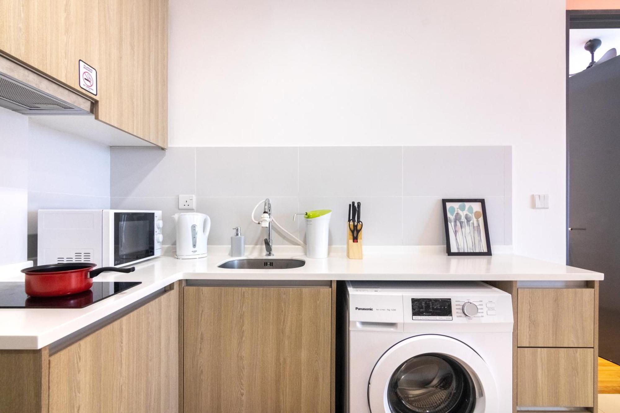 Tropicana 218 X Airlevate Suites George Town Quarto foto