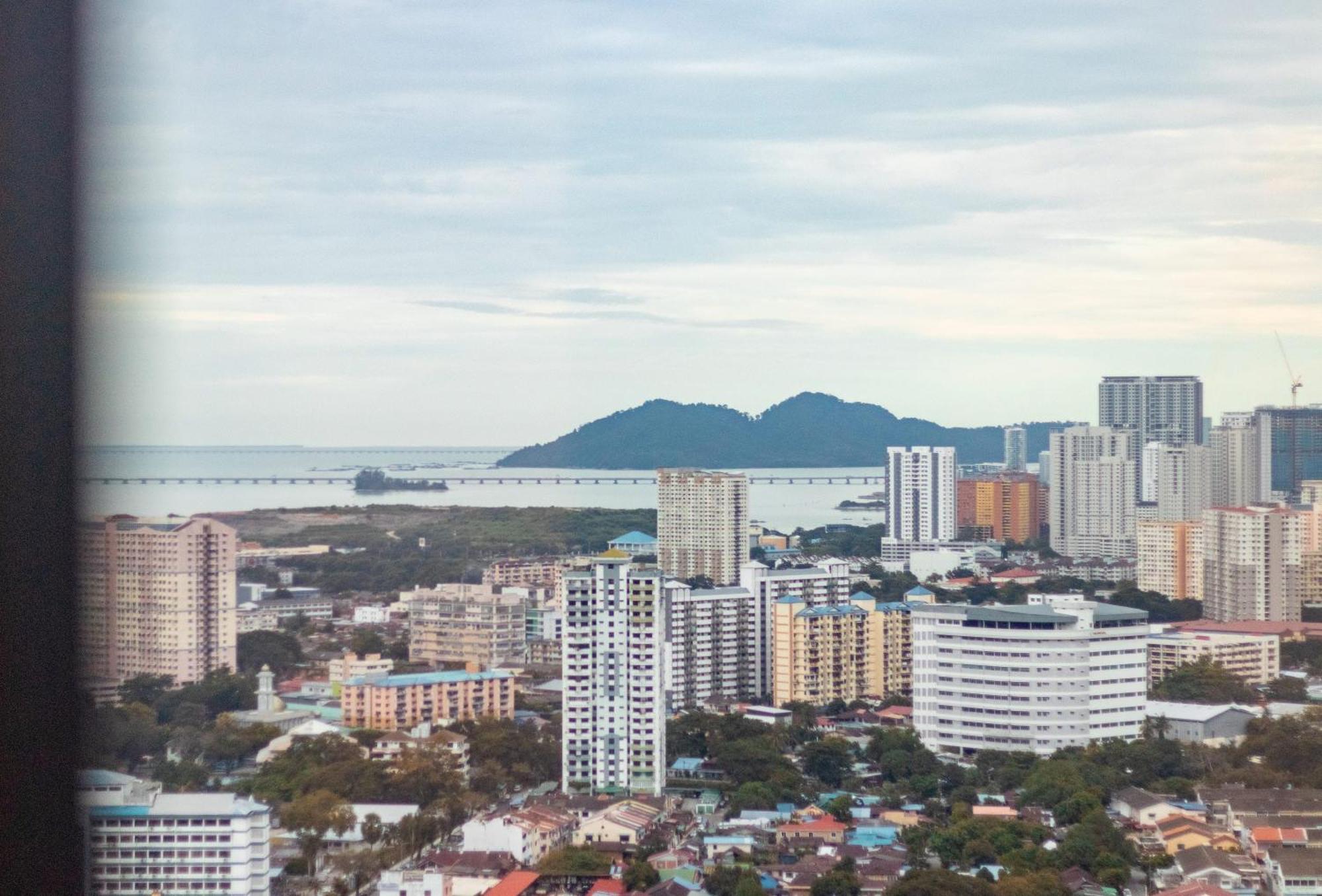Tropicana 218 X Airlevate Suites George Town Quarto foto
