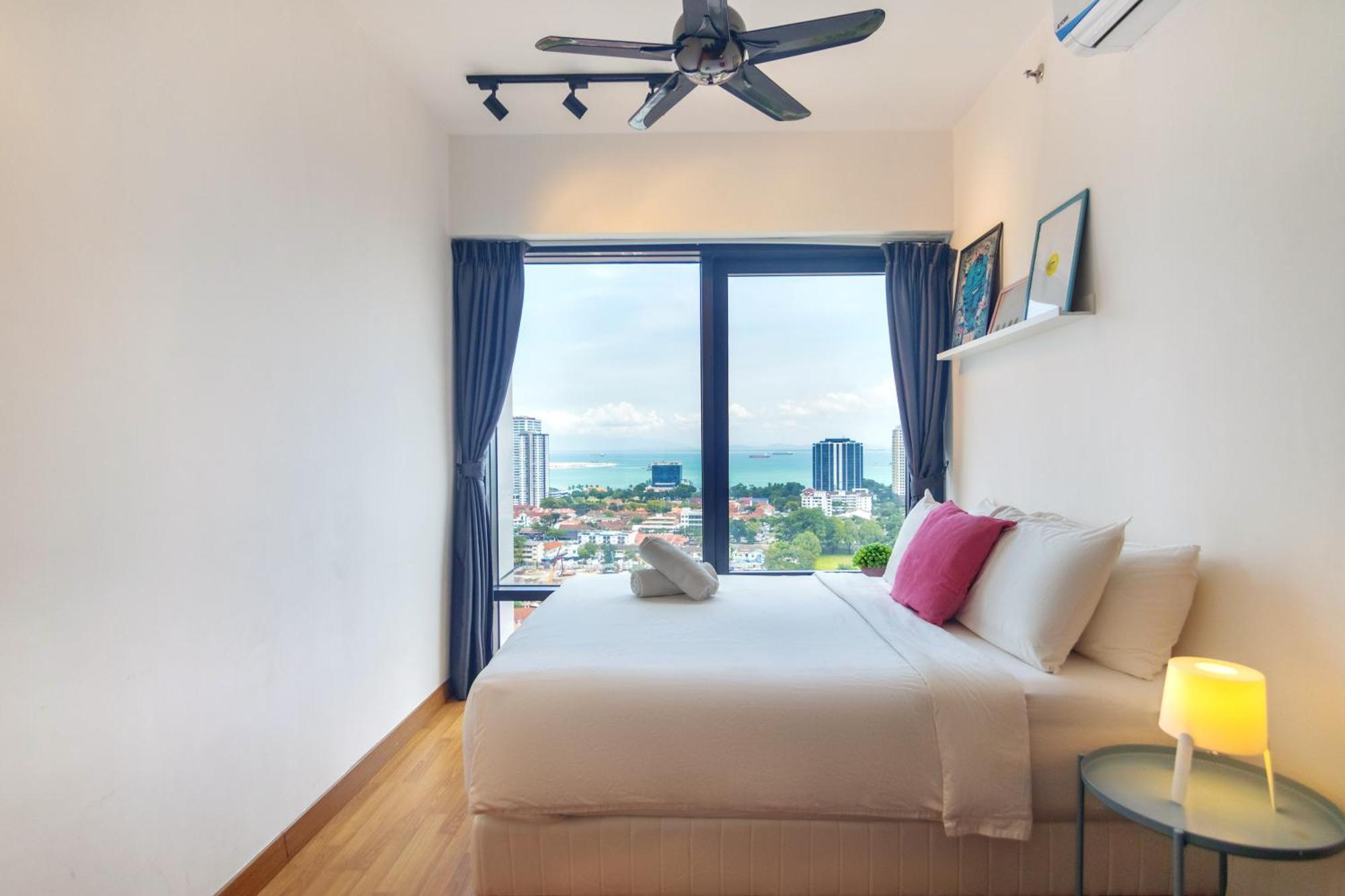 Tropicana 218 X Airlevate Suites George Town Exterior foto