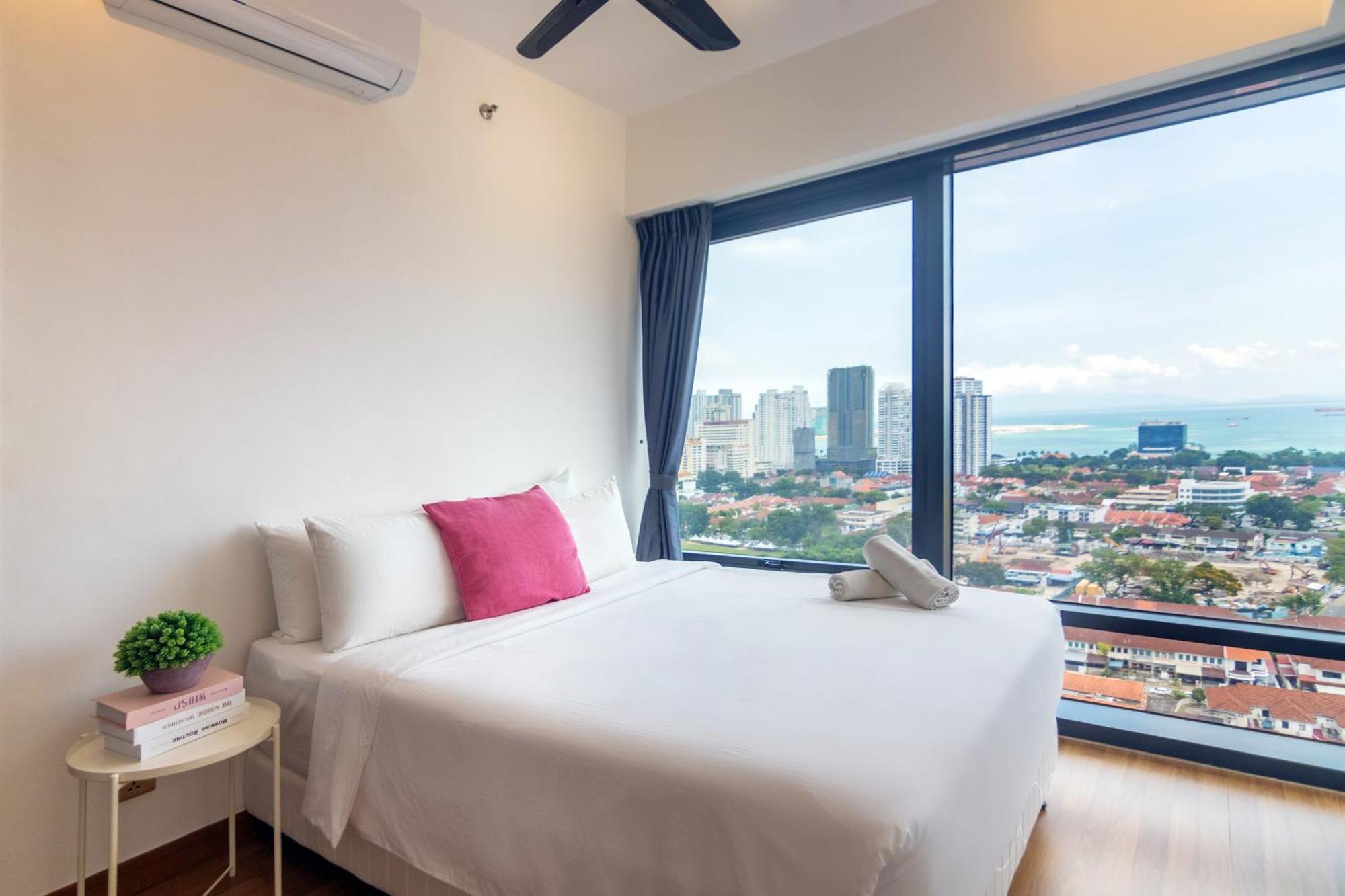 Tropicana 218 X Airlevate Suites George Town Exterior foto